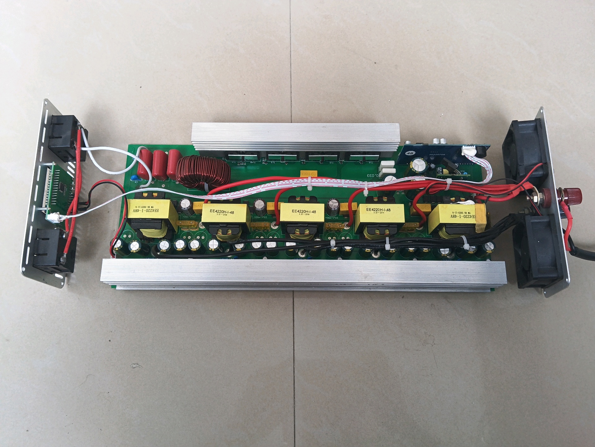 搞太阳能发电的那位大哥,家的备用逆变器坏了,去拿逆变器的时给-维修技术-芯查查